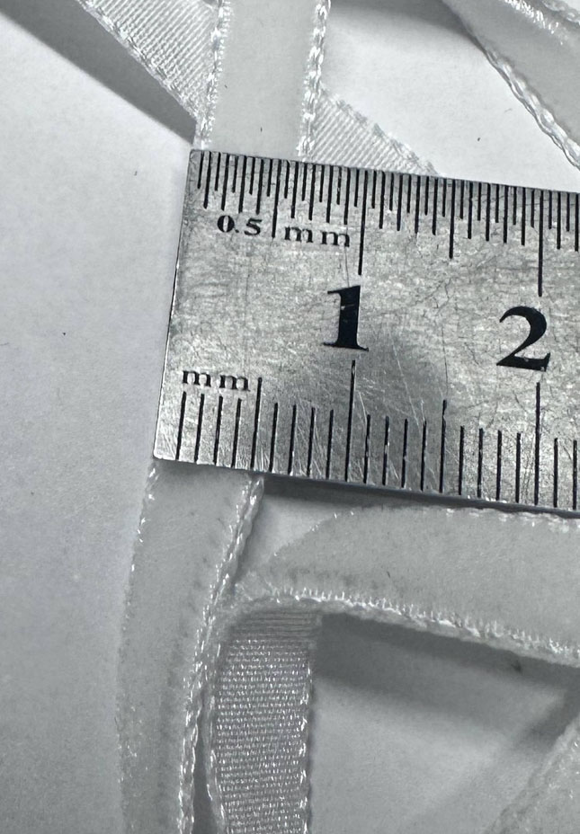Кадифена лента 0.7 cм