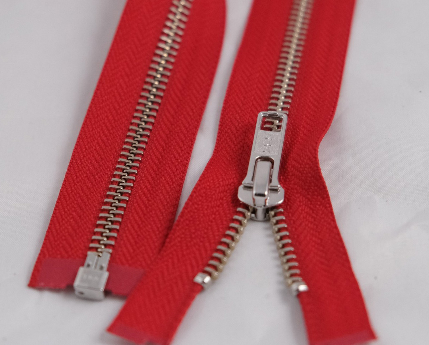 Метален, делим цип, Т5, YKK, 70 cм