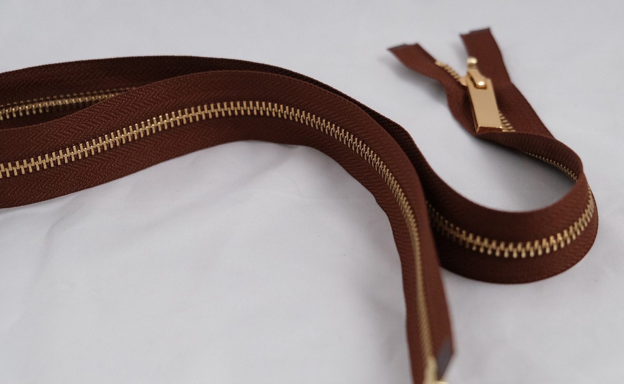 Метален, делим цип, Т5, YKK, 75 cм